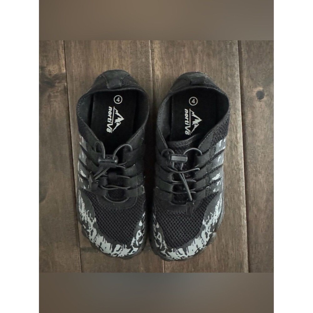 NortiV8 Unisex Kids Black and Gray Lace Up Water Shoes 4